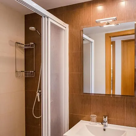 Apartment In Tossa De Mar, Girona With Wifi *