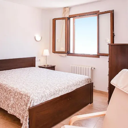 Apartment In Tossa De Mar, Girona With Wifi Tossa de Mar